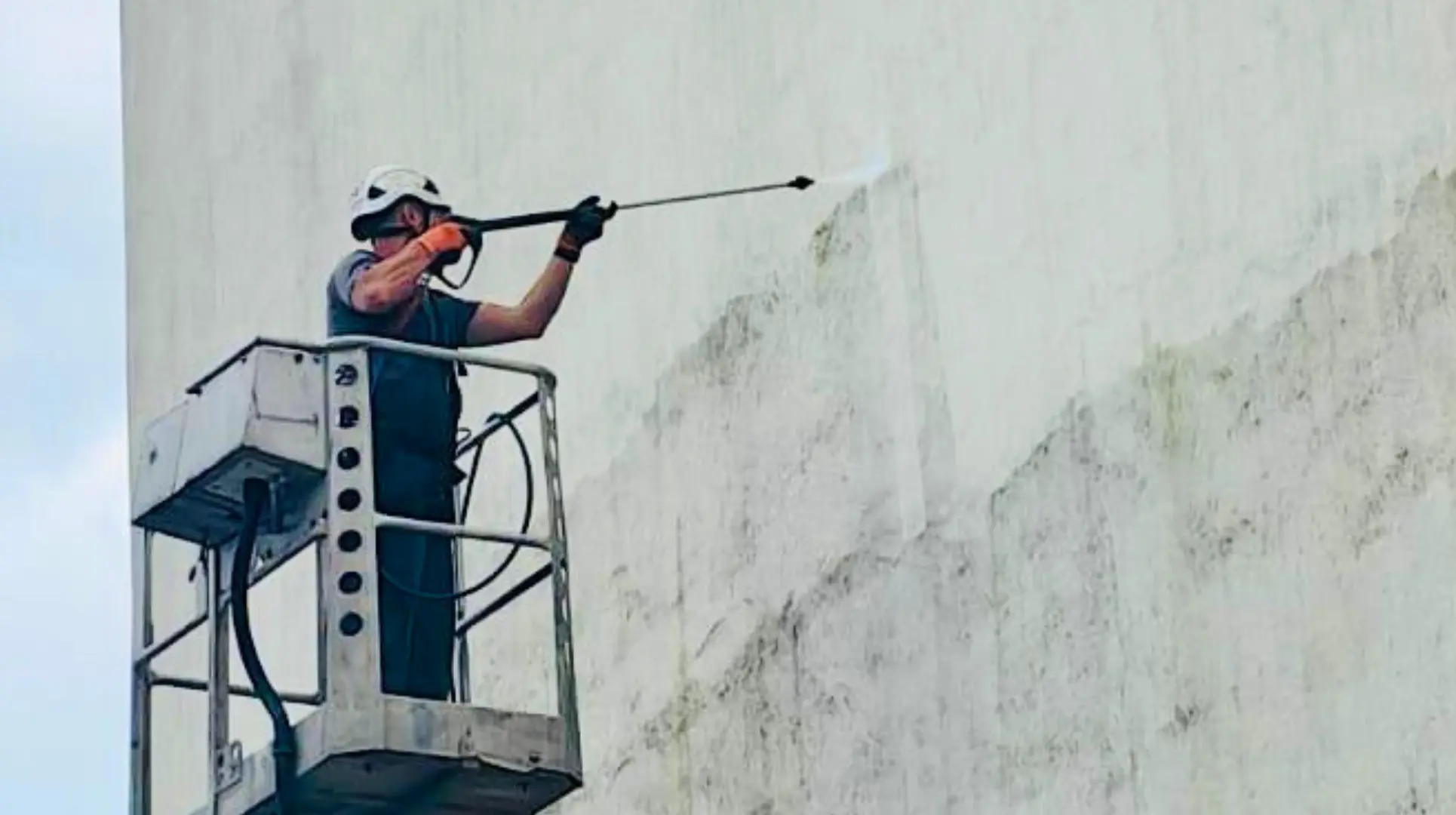 Mycie bloków w Szczecinie – czyszczenie elewacji i dachów dla wspólnot mieszkaniowych | AZ Clean