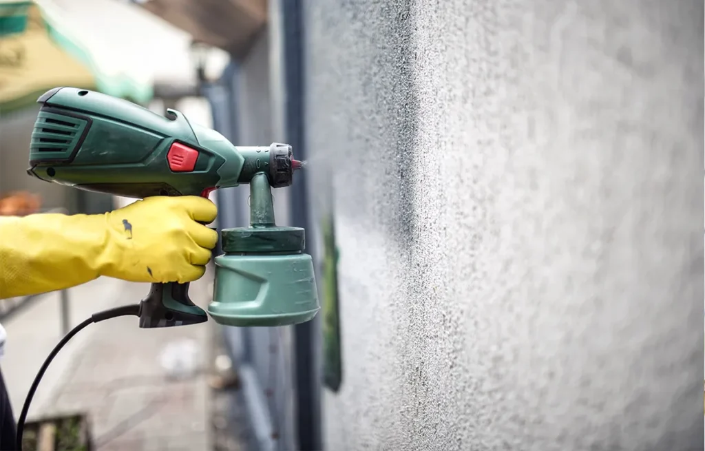 Malowanie ściany pistoletem natryskowym